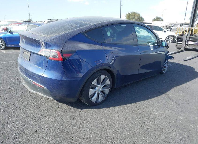 Photo 4 of 2023 Tesla Model Y AWD/LONG RANGE DUAL MOTOR ALL-WHEEL DRIVE (VIN 7SAYGAEE6PF892570)