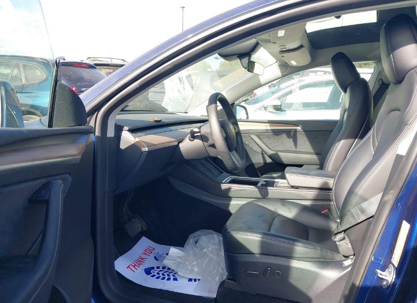 Photo 5 of 2023 Tesla Model Y AWD/LONG RANGE DUAL MOTOR ALL-WHEEL DRIVE (VIN 7SAYGAEE6PF892570)