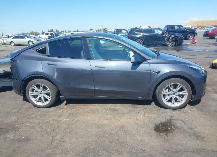 Photo 14 of 2023 Tesla Model Y AWD/LONG RANGE DUAL MOTOR ALL-WHEEL DRIVE (VIN 7SAYGAEE6PF967509)