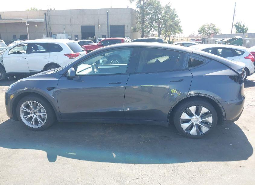 Photo 15 of 2023 Tesla Model Y AWD/LONG RANGE DUAL MOTOR ALL-WHEEL DRIVE (VIN 7SAYGAEE6PF967509)