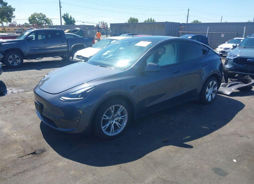 Photo 2 of 2023 Tesla Model Y AWD/LONG RANGE DUAL MOTOR ALL-WHEEL DRIVE (VIN 7SAYGAEE6PF967509)