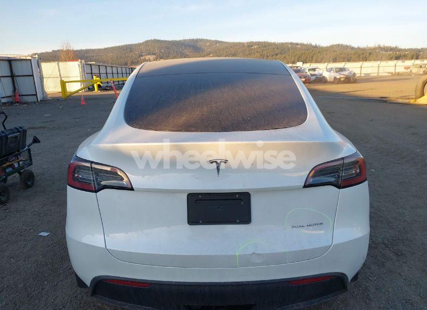 Photo 17 of 2024 Tesla Model Y LONG RANGE DUAL MOTOR ALL-WHEEL DRIVE (VIN 7SAYGAEE6RF206658)