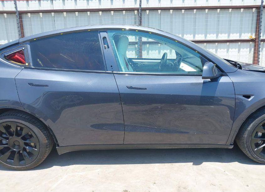 Photo 14 of 2022 Tesla Model Y LONG RANGE DUAL MOTOR ALL-WHEEL DRIVE (VIN 7SAYGAEE7NF538117)