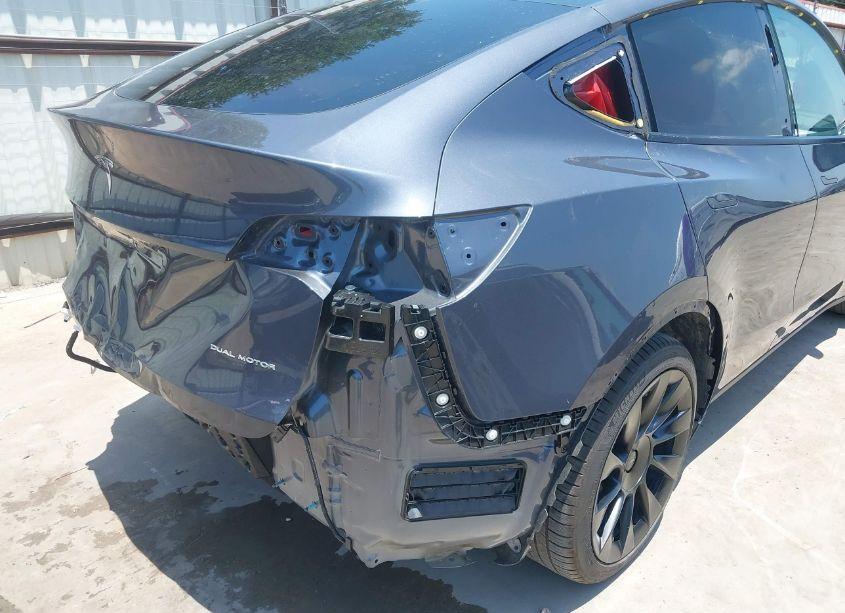 Photo 23 of 2022 Tesla Model Y LONG RANGE DUAL MOTOR ALL-WHEEL DRIVE (VIN 7SAYGAEE7NF538117)