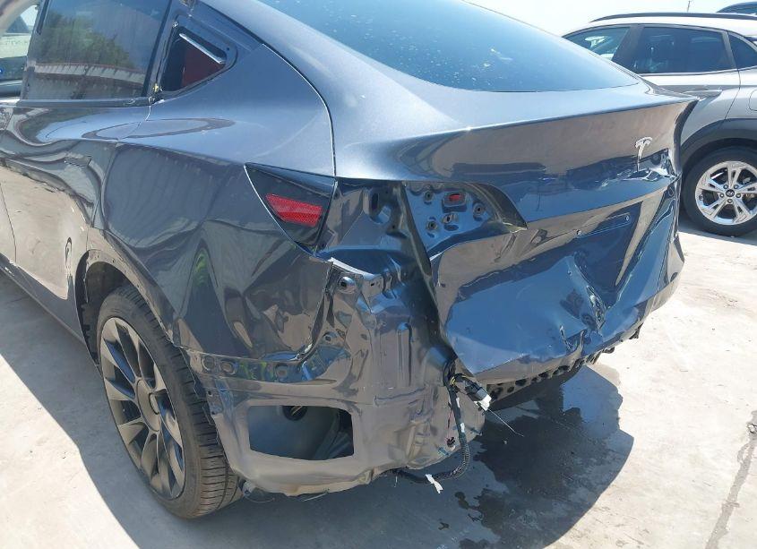 Photo 24 of 2022 Tesla Model Y LONG RANGE DUAL MOTOR ALL-WHEEL DRIVE (VIN 7SAYGAEE7NF538117)
