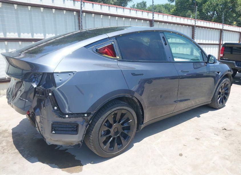 Photo 4 of 2022 Tesla Model Y LONG RANGE DUAL MOTOR ALL-WHEEL DRIVE (VIN 7SAYGAEE7NF538117)