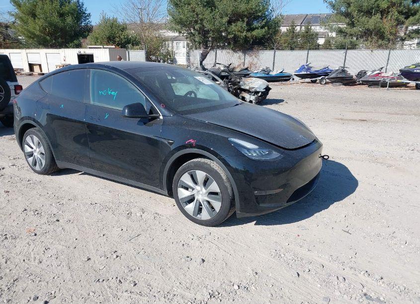 2023 Tesla Model Y AWD/LONG RANGE DUAL MOTOR ALL-WHEEL DRIVE (VIN 7SAYGAEE7PF613000) main photo