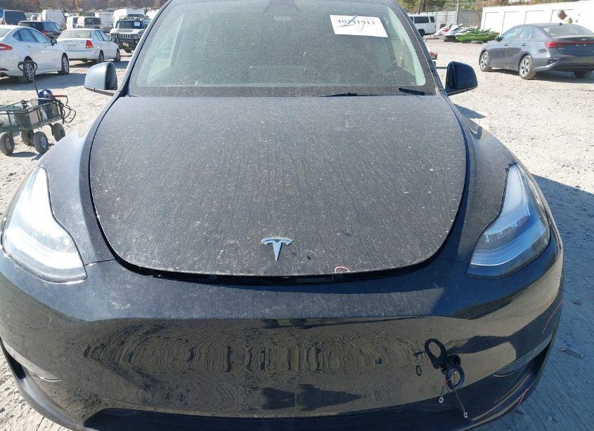 Photo 10 of 2023 Tesla Model Y AWD/LONG RANGE DUAL MOTOR ALL-WHEEL DRIVE (VIN 7SAYGAEE7PF613000)