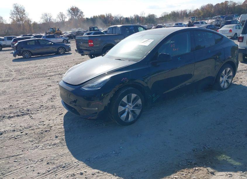 Photo 2 of 2023 Tesla Model Y AWD/LONG RANGE DUAL MOTOR ALL-WHEEL DRIVE (VIN 7SAYGAEE7PF613000)