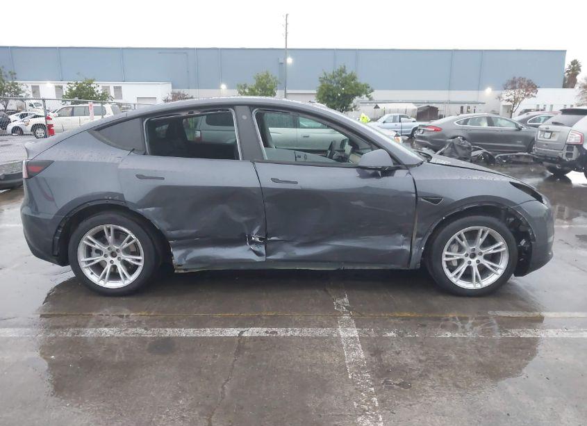 Photo 14 of 2023 Tesla Model Y AWD/LONG RANGE DUAL MOTOR ALL-WHEEL DRIVE (VIN 7SAYGAEE7PF623932)