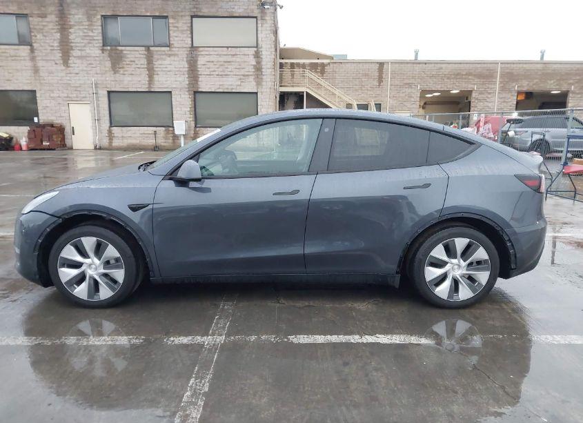 Photo 15 of 2023 Tesla Model Y AWD/LONG RANGE DUAL MOTOR ALL-WHEEL DRIVE (VIN 7SAYGAEE7PF623932)