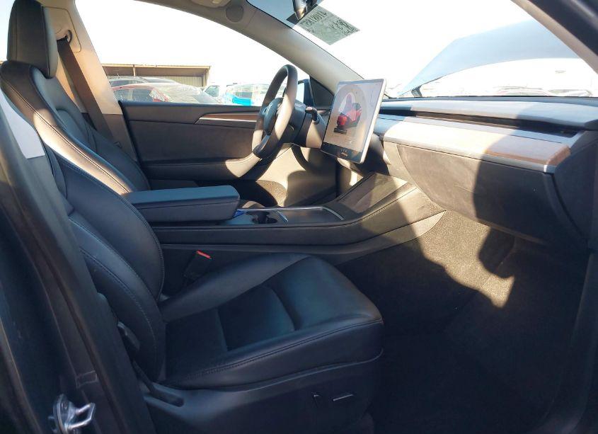 Photo 5 of 2023 Tesla Model Y AWD/LONG RANGE DUAL MOTOR ALL-WHEEL DRIVE (VIN 7SAYGAEE7PF715171)