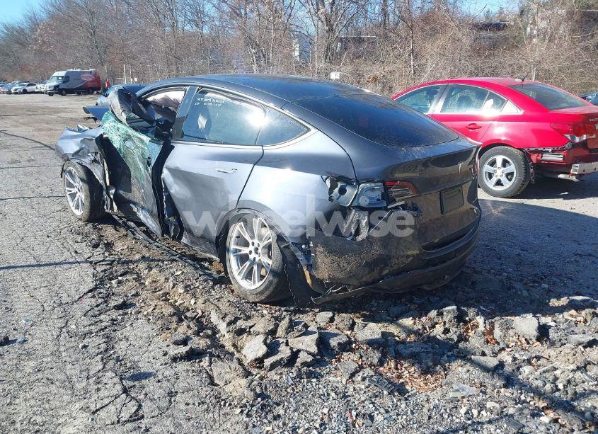 Photo 3 of 2023 Tesla Model Y AWD/LONG RANGE DUAL MOTOR ALL-WHEEL DRIVE (VIN 7SAYGAEE7PF926872)