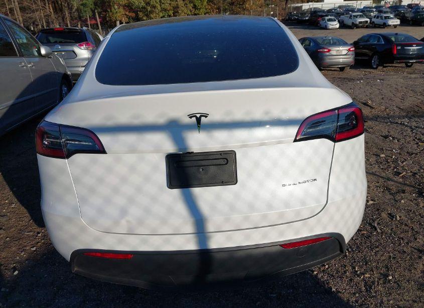 Photo 15 of 2024 Tesla Model Y LONG RANGE DUAL MOTOR ALL-WHEEL DRIVE (VIN 7SAYGAEE7RF114717)