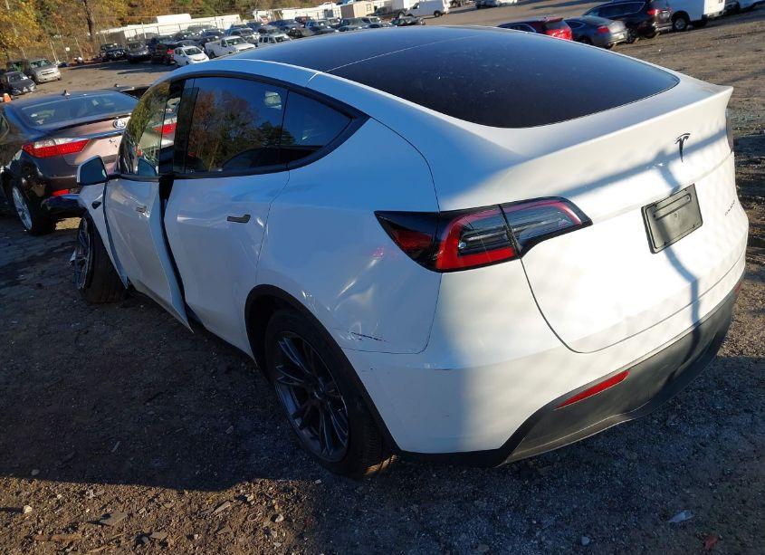 Photo 3 of 2024 Tesla Model Y LONG RANGE DUAL MOTOR ALL-WHEEL DRIVE (VIN 7SAYGAEE7RF114717)