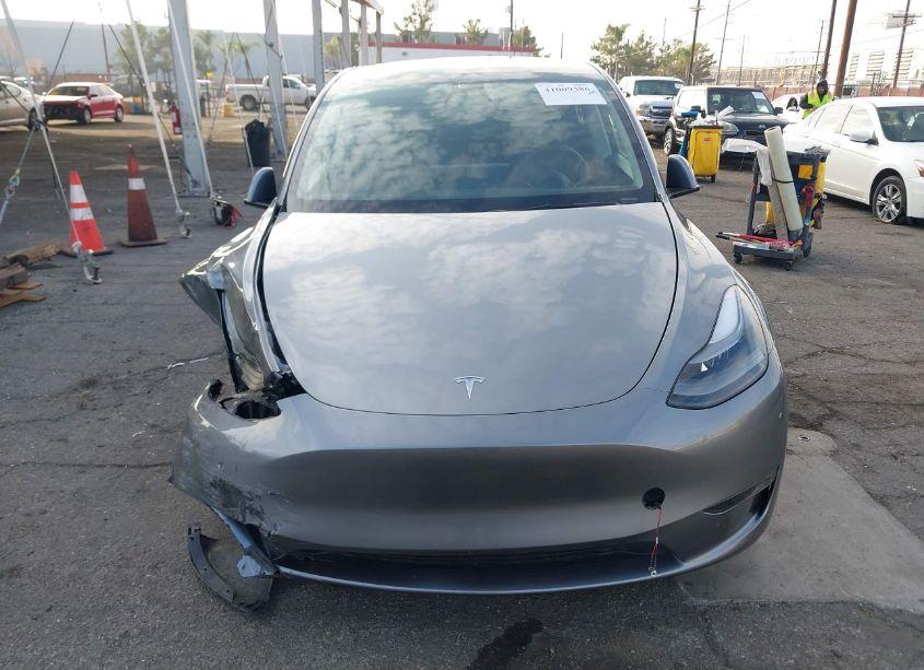 Photo 12 of 2024 Tesla Model Y LONG RANGE DUAL MOTOR ALL-WHEEL DRIVE (VIN 7SAYGAEE7RF122980)
