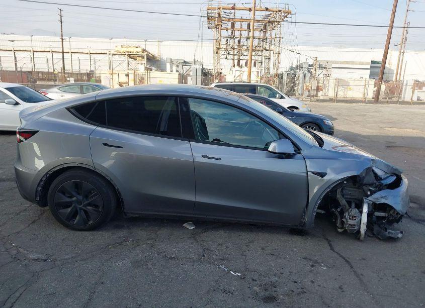 Photo 13 of 2024 Tesla Model Y LONG RANGE DUAL MOTOR ALL-WHEEL DRIVE (VIN 7SAYGAEE7RF122980)