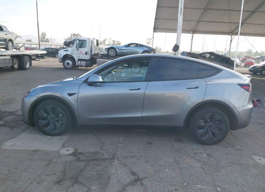 Photo 14 of 2024 Tesla Model Y LONG RANGE DUAL MOTOR ALL-WHEEL DRIVE (VIN 7SAYGAEE7RF122980)