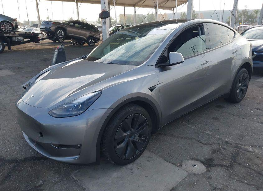 Photo 2 of 2024 Tesla Model Y LONG RANGE DUAL MOTOR ALL-WHEEL DRIVE (VIN 7SAYGAEE7RF122980)