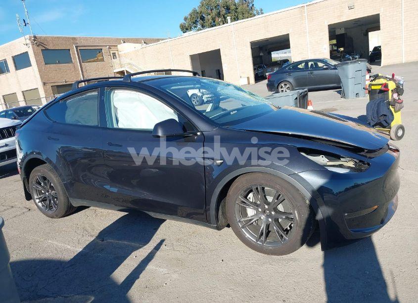 Photo 12 of 2024 Tesla Model Y LONG RANGE DUAL MOTOR ALL-WHEEL DRIVE (VIN 7SAYGAEE7RF126351)