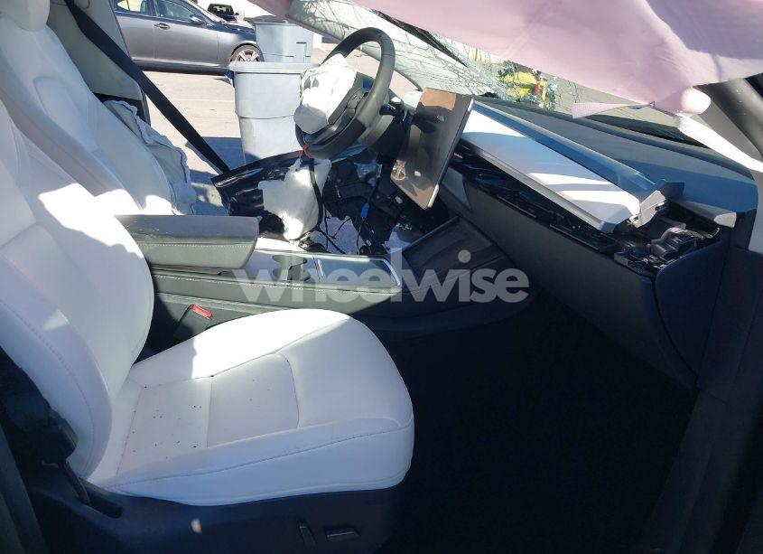 Photo 5 of 2024 Tesla Model Y LONG RANGE DUAL MOTOR ALL-WHEEL DRIVE (VIN 7SAYGAEE7RF126351)