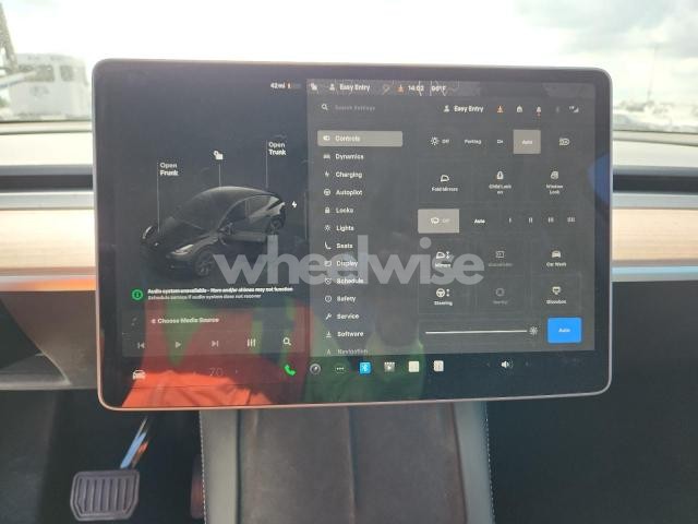 2025 TESLA MODEL Y (VIN 7SAYGAEE7SF245152) main photo