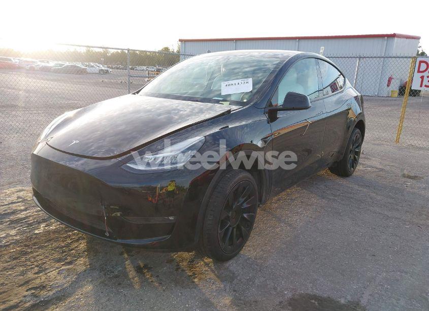 Photo 2 of 2022 Tesla Model Y LONG RANGE DUAL MOTOR ALL-WHEEL DRIVE (VIN 7SAYGAEE8NF428841)
