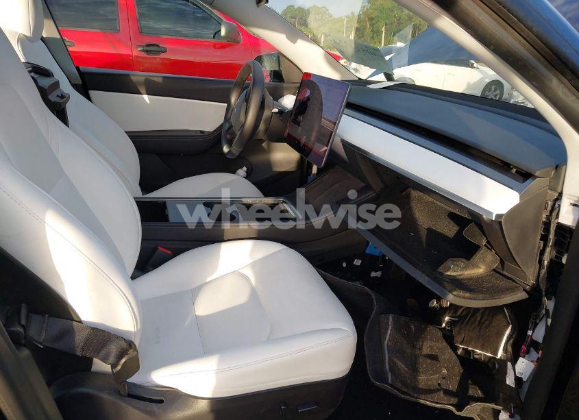 Photo 5 of 2022 Tesla Model Y LONG RANGE DUAL MOTOR ALL-WHEEL DRIVE (VIN 7SAYGAEE8NF428841)