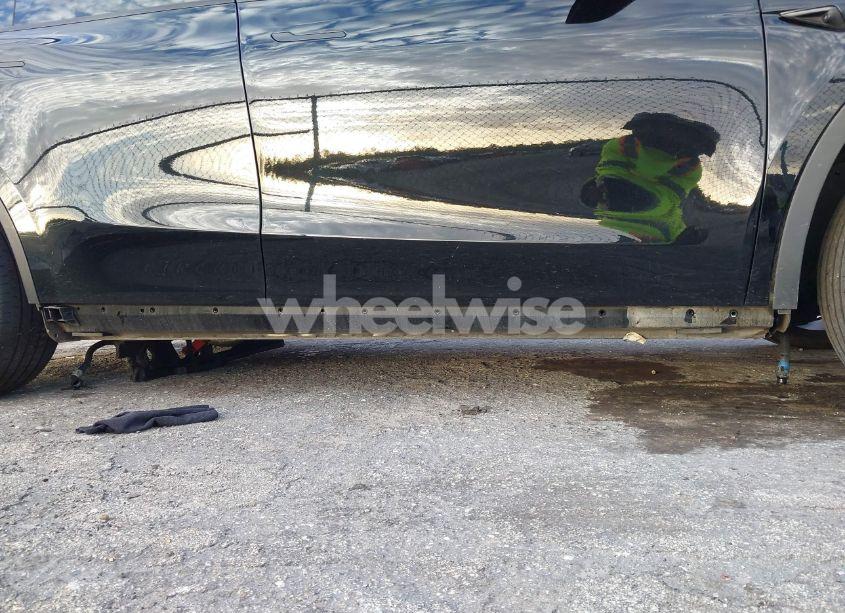 Photo 6 of 2022 Tesla Model Y LONG RANGE DUAL MOTOR ALL-WHEEL DRIVE (VIN 7SAYGAEE8NF428841)