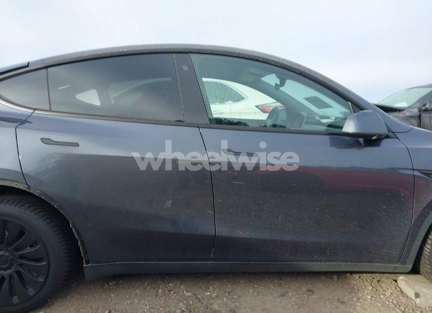Photo 14 of 2022 Tesla Model Y LONG RANGE DUAL MOTOR ALL-WHEEL DRIVE (VIN 7SAYGAEE8NF531189)