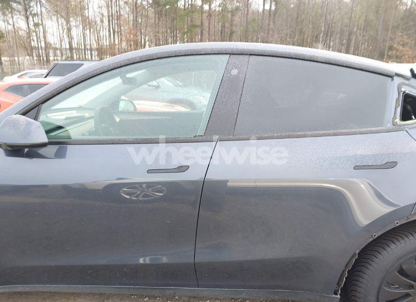 Photo 15 of 2022 Tesla Model Y LONG RANGE DUAL MOTOR ALL-WHEEL DRIVE (VIN 7SAYGAEE8NF531189)