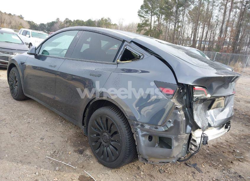 Photo 3 of 2022 Tesla Model Y LONG RANGE DUAL MOTOR ALL-WHEEL DRIVE (VIN 7SAYGAEE8NF531189)
