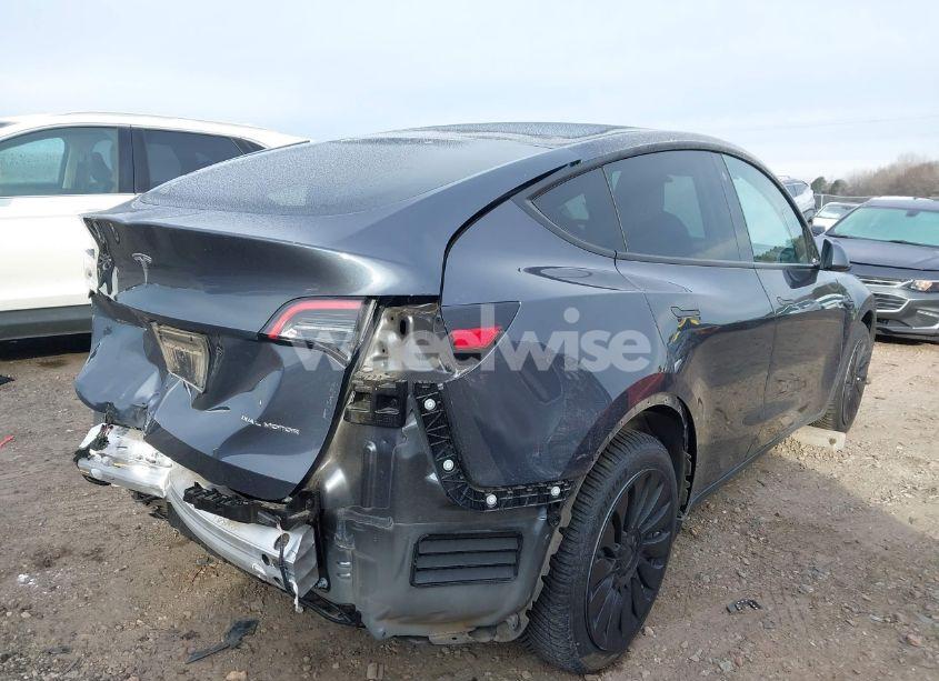 Photo 4 of 2022 Tesla Model Y LONG RANGE DUAL MOTOR ALL-WHEEL DRIVE (VIN 7SAYGAEE8NF531189)