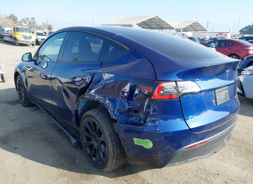 Photo 3 of 2022 Tesla Model Y LONG RANGE DUAL MOTOR ALL-WHEEL DRIVE (VIN 7SAYGAEE8NF547022)