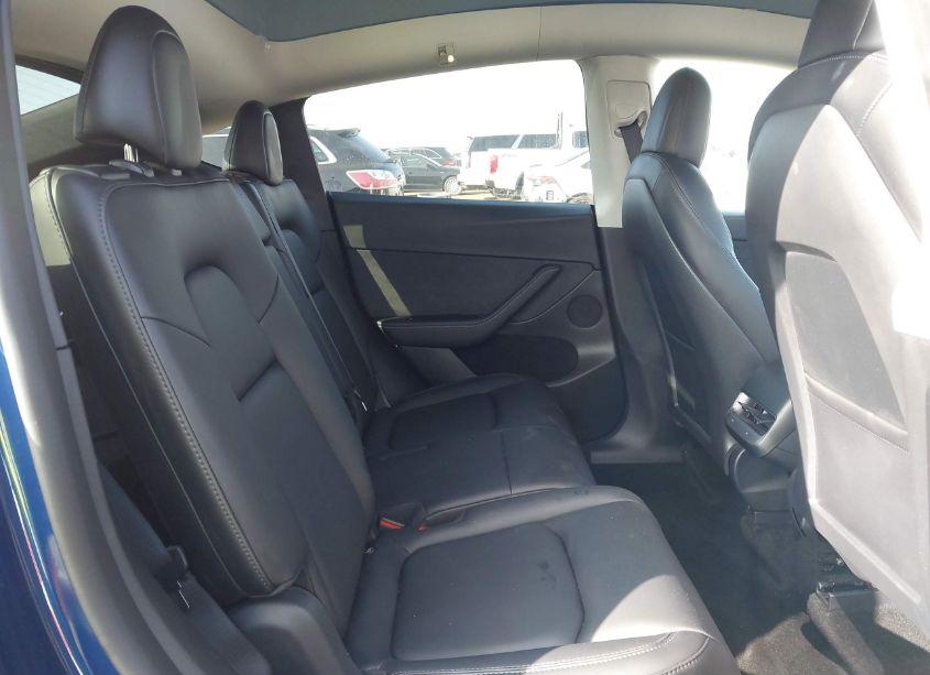 Photo 8 of 2022 Tesla Model Y LONG RANGE DUAL MOTOR ALL-WHEEL DRIVE (VIN 7SAYGAEE8NF547022)