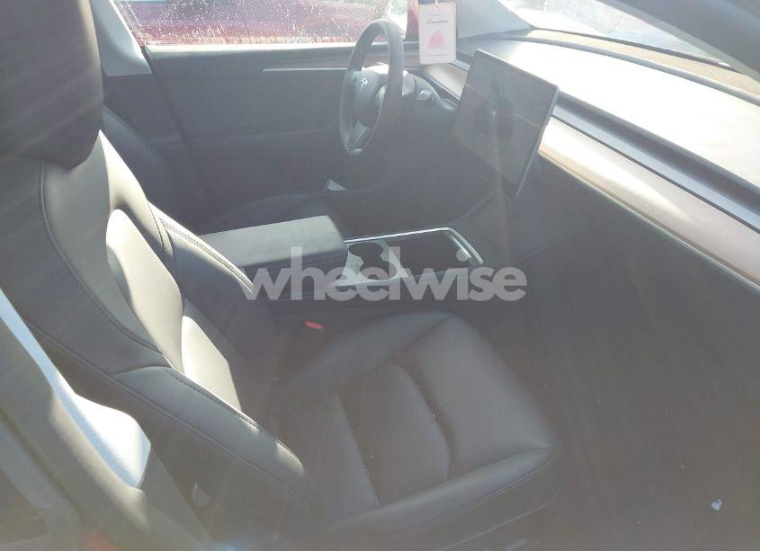 Photo 5 of 2023 Tesla Model Y AWD/LONG RANGE DUAL MOTOR ALL-WHEEL DRIVE (VIN 7SAYGAEE8PF587474)