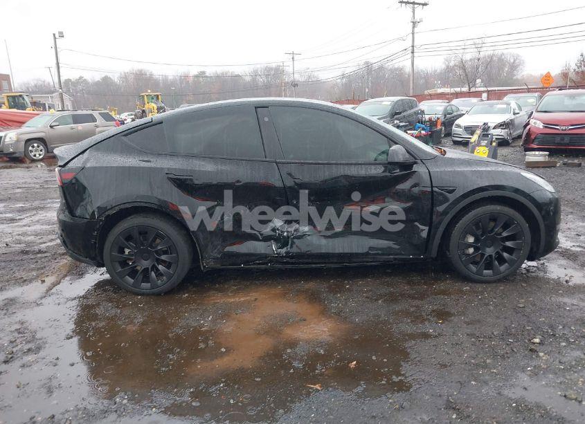 Photo 12 of 2023 Tesla Model Y AWD/LONG RANGE DUAL MOTOR ALL-WHEEL DRIVE (VIN 7SAYGAEE8PF610509)