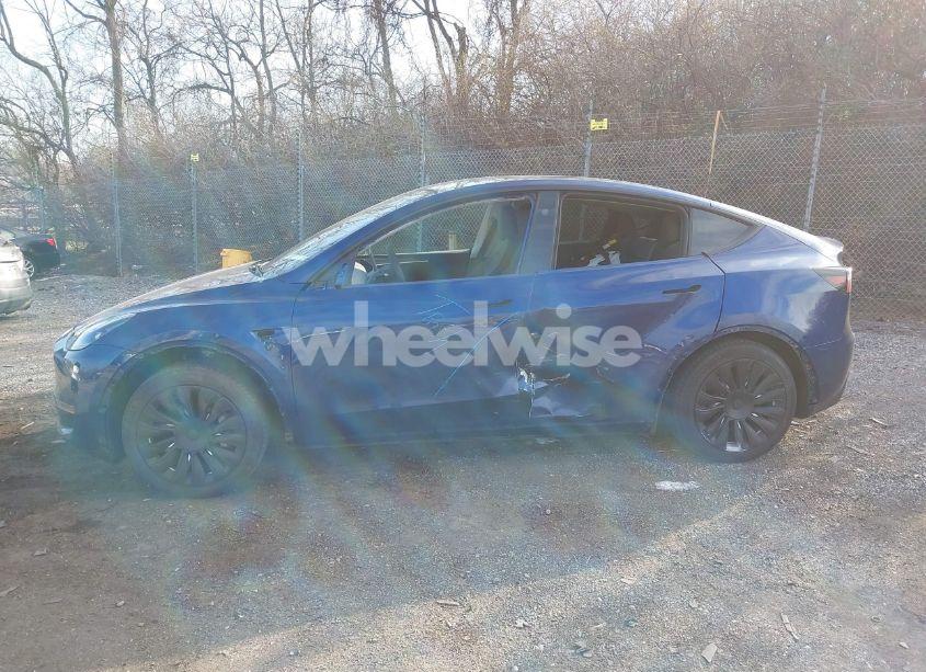 Photo 14 of 2023 Tesla Model Y AWD/LONG RANGE DUAL MOTOR ALL-WHEEL DRIVE (VIN 7SAYGAEE8PF832094)