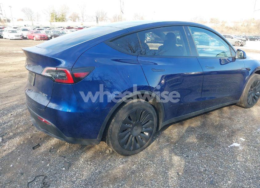 Photo 4 of 2023 Tesla Model Y AWD/LONG RANGE DUAL MOTOR ALL-WHEEL DRIVE (VIN 7SAYGAEE8PF832094)