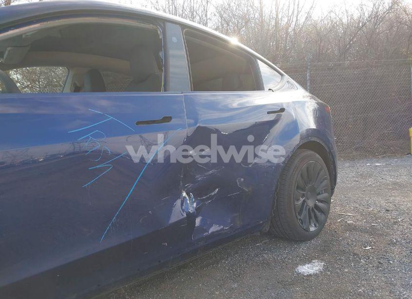 Photo 6 of 2023 Tesla Model Y AWD/LONG RANGE DUAL MOTOR ALL-WHEEL DRIVE (VIN 7SAYGAEE8PF832094)