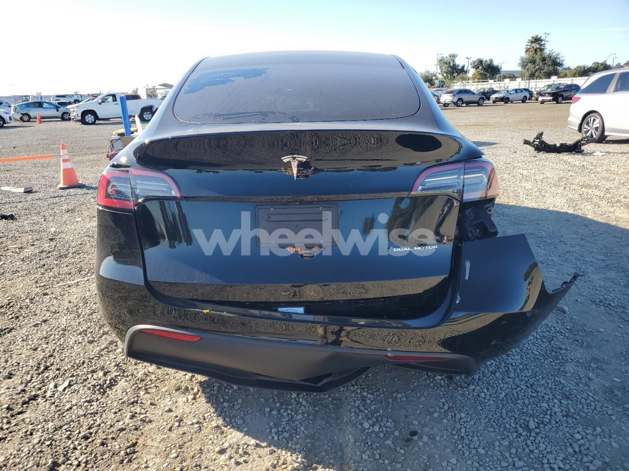 Photo 6 of 2023 TESLA MODEL Y (VIN 7SAYGAEE8PF873194)
