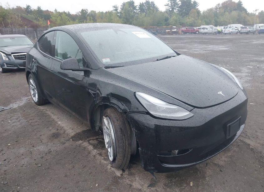 Photo 13 of 2023 Tesla Model Y AWD/LONG RANGE DUAL MOTOR ALL-WHEEL DRIVE (VIN 7SAYGAEE8PF918764)