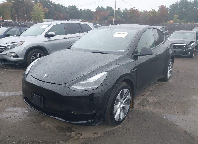 Photo 2 of 2023 Tesla Model Y AWD/LONG RANGE DUAL MOTOR ALL-WHEEL DRIVE (VIN 7SAYGAEE8PF918764)