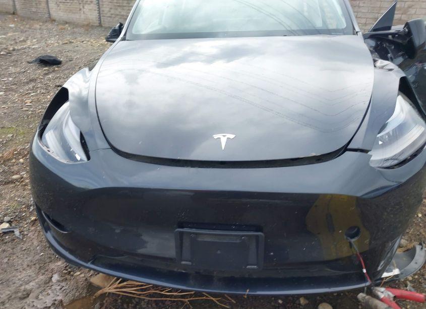 Photo 10 of 2024 Tesla Model Y LONG RANGE DUAL MOTOR ALL-WHEEL DRIVE (VIN 7SAYGAEE8RF069271)