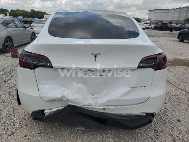 Photo 4 of 2024 TESLA MODEL Y (VIN 7SAYGAEE8RF102690)