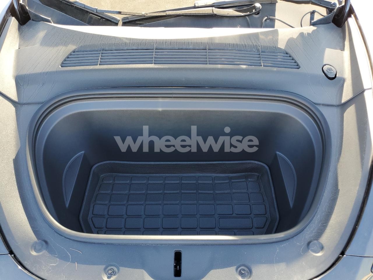 Photo 12 of 2024 TESLA MODEL Y (VIN 7SAYGAEE8RF209495)