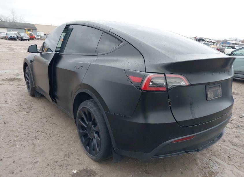 Photo 3 of 2022 Tesla Model Y LONG RANGE DUAL MOTOR ALL-WHEEL DRIVE (VIN 7SAYGAEE9NF312886)
