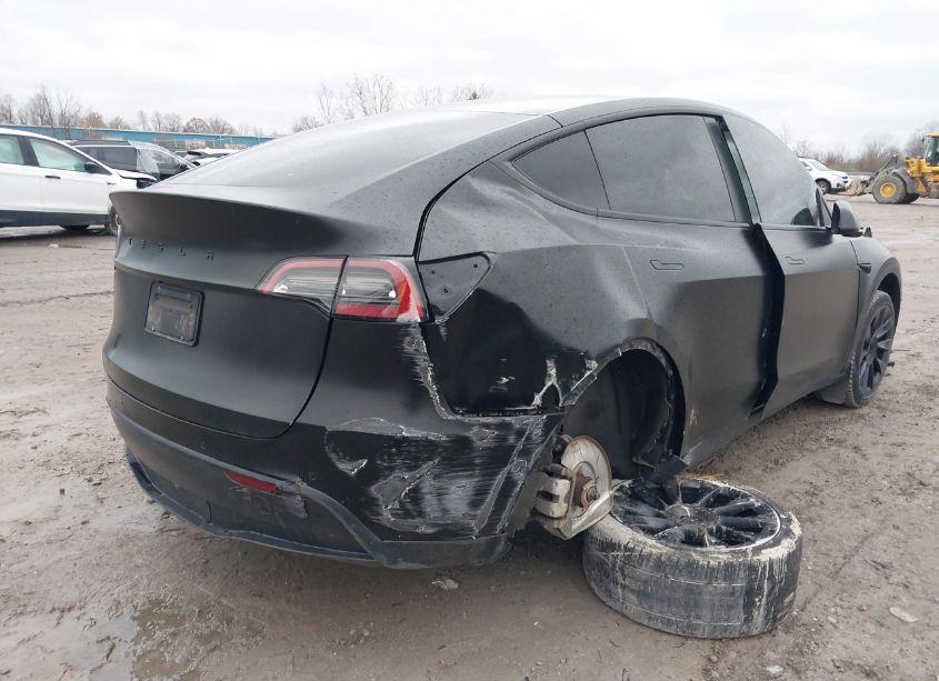Photo 4 of 2022 Tesla Model Y LONG RANGE DUAL MOTOR ALL-WHEEL DRIVE (VIN 7SAYGAEE9NF312886)