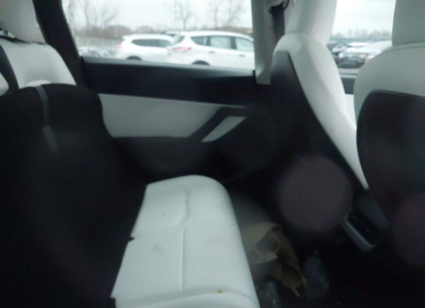 Photo 8 of 2022 Tesla Model Y LONG RANGE DUAL MOTOR ALL-WHEEL DRIVE (VIN 7SAYGAEE9NF312886)