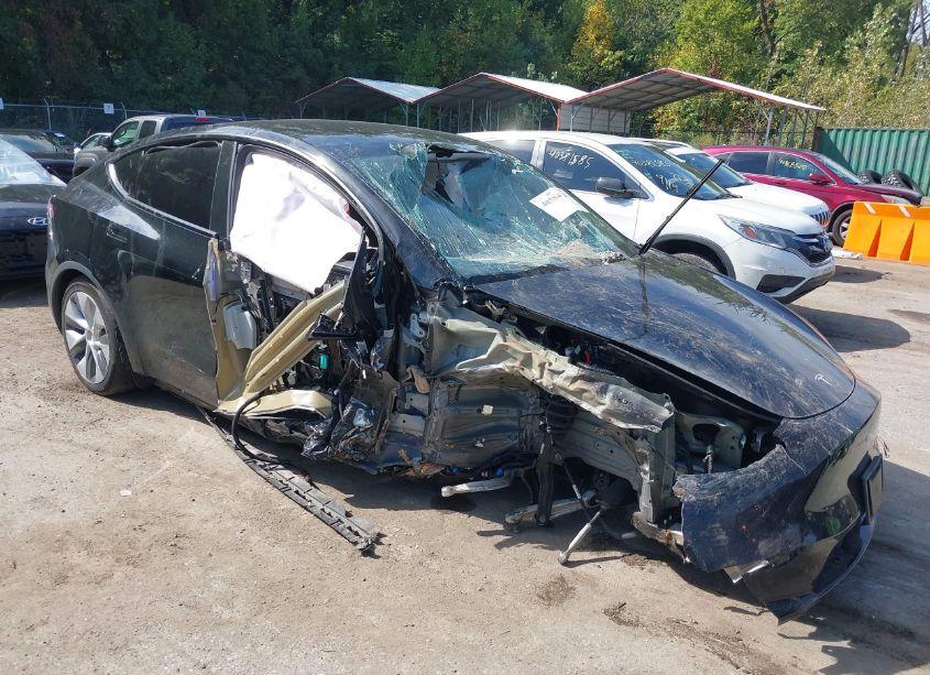 2022 Tesla Model Y LONG RANGE DUAL MOTOR ALL-WHEEL DRIVE (VIN 7SAYGAEE9NF520055) main photo